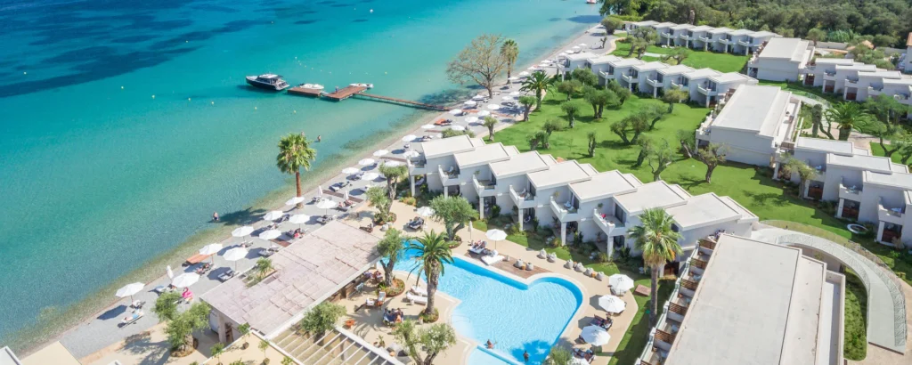 Παραθαλάσσιο θέρετρο με σύγχρονες εγκαταστάσεις, από τα καλύτερα ξενοδοχεία στην Κέρκυρα