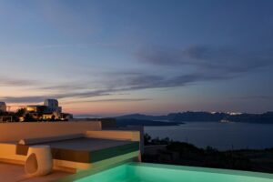 Καλύτερα ξενοδοχεία στη Σαντορίνη με θέα στην καλντέρα και ιδιωτική πισίνα
