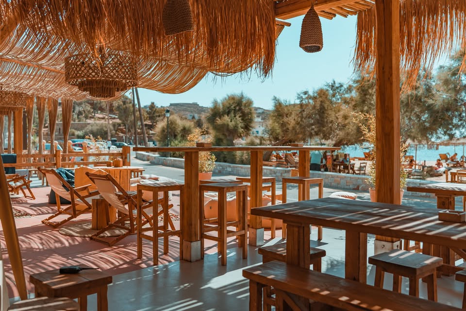 Doors Ios Bar στη Χώρα – Καλύτερα bar στην Ίο με boho αισθητική