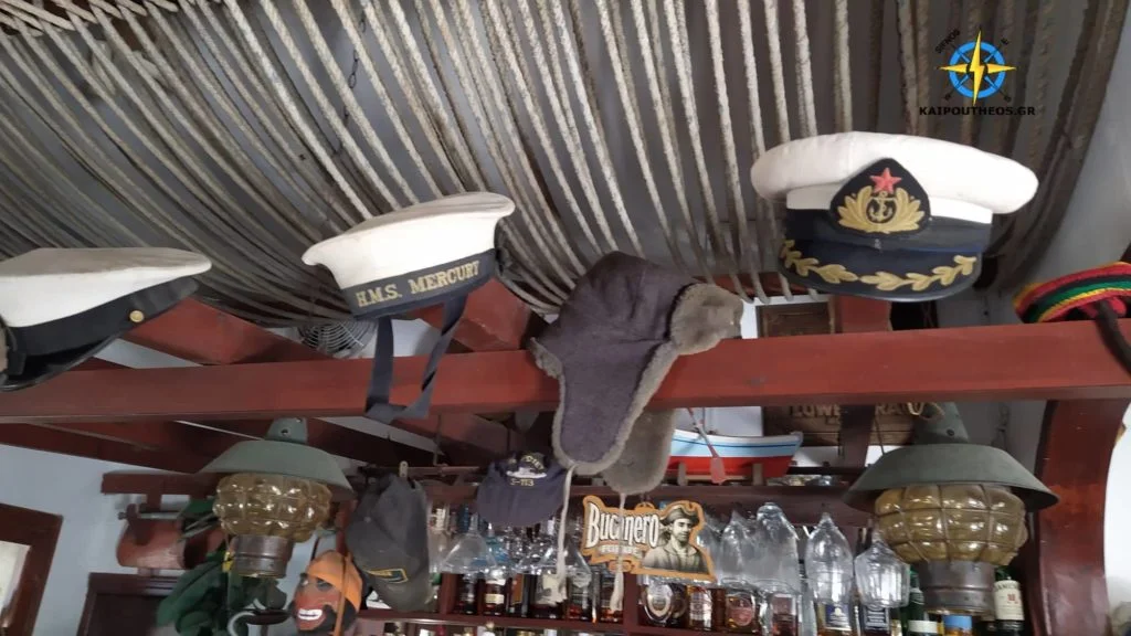 Old Captain – ναυτικό decor σε ένα από τα καλύτερα bar στη Σίφνο