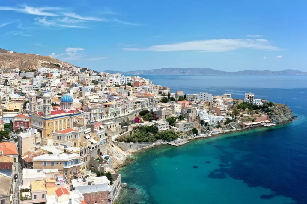Ταξίδι στη Σίφνο – η παραλία Πλατύς Γιαλός με γαλαζοπράσινα νερά