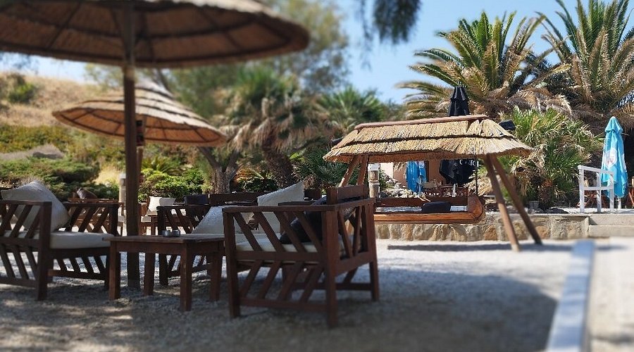 Raratonga Beach Bar στη Λήμνο – Κεραμωτή