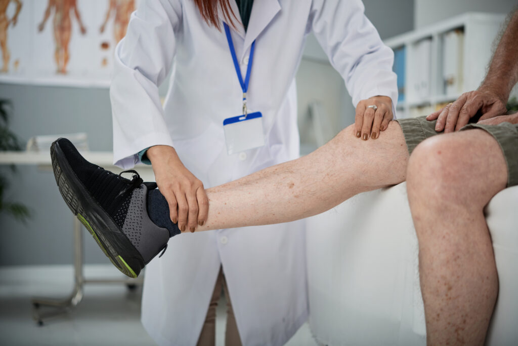 Καλύτερος χειρουργός για κιρσούς στην Αθήνα – Εξέταση ασθενούς στο ιατρείο