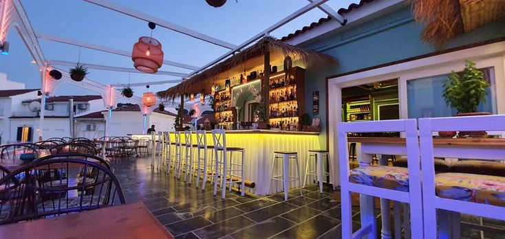 Boa Vista Cocktail Bar στη Σάμο – καλοκαιρινή ατμόσφαιρα με θέα και δροσερά cocktails