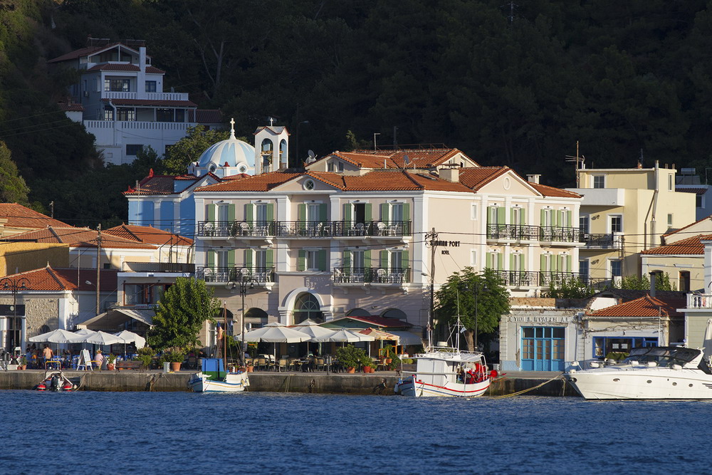 Samaina Port Hotel στη Σάμο – ξενοδοχείο με θέα στο λιμάνι