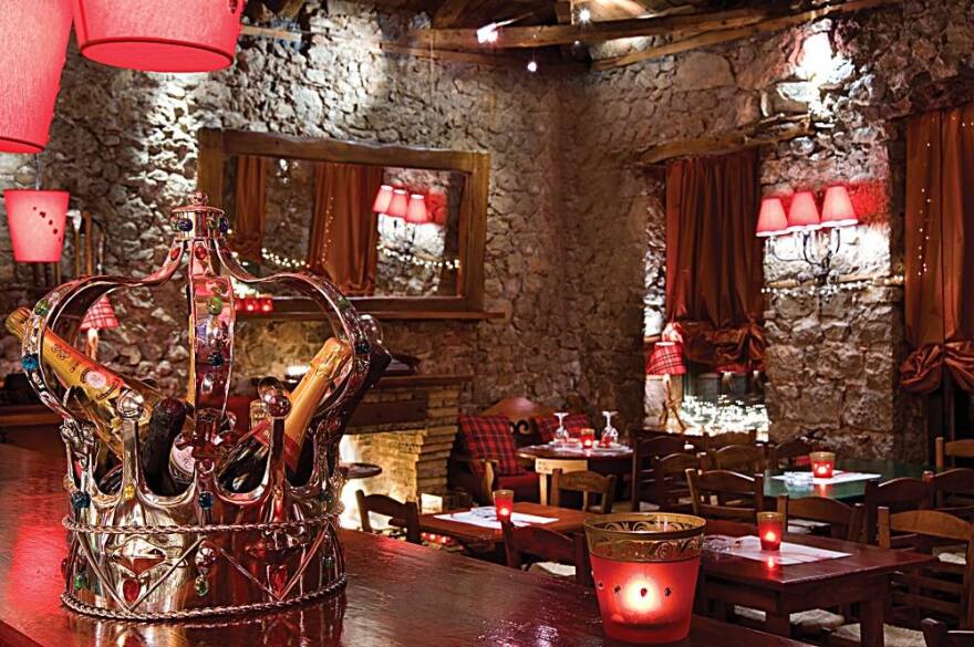 Ακουαρέλα bar στην Αράχωβα – Καλύτερα bar στην Αράχωβα