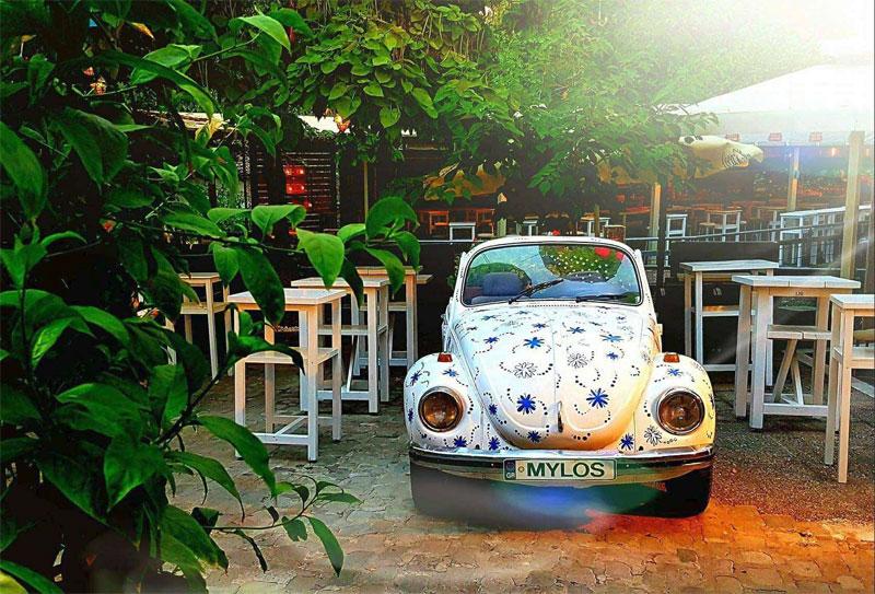 Καλύτερα bar στη Δράμα – Μύλος bar με το χαρακτηριστικό λευκό αυτοκίνητο