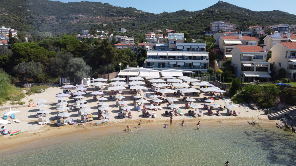 Το Porto Palio Beach Hotel στην Καβάλα δίπλα στη θάλασσα με θέα στο Αιγαίο