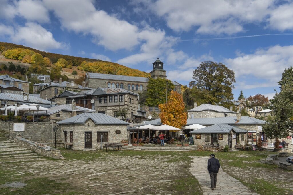 Χωριά της Μακεδονίας που μοιάζουν βγαλμένα από χριστουγεννιάτικο παραμύθι