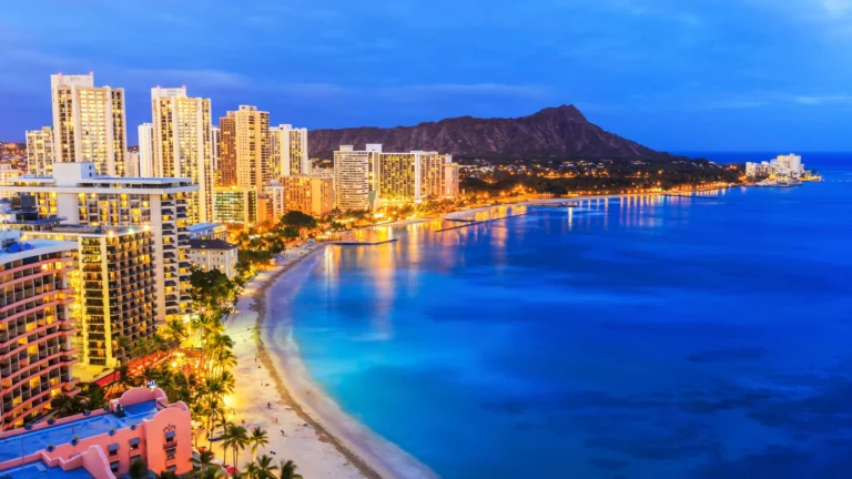 Ταξίδι στη Χαβάη με θέα τη Waikiki Beach και το Diamond Head