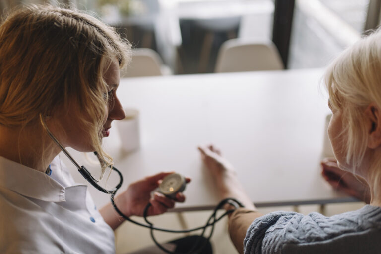 Γενικό check up: Τι περιλαμβάνει και γιατί να το κάνεις στην Αθήνα