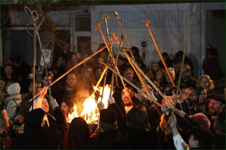 Φανοί Κοζάνης: Η φωτιά που ανάβει την καρδιά της Αποκριάς