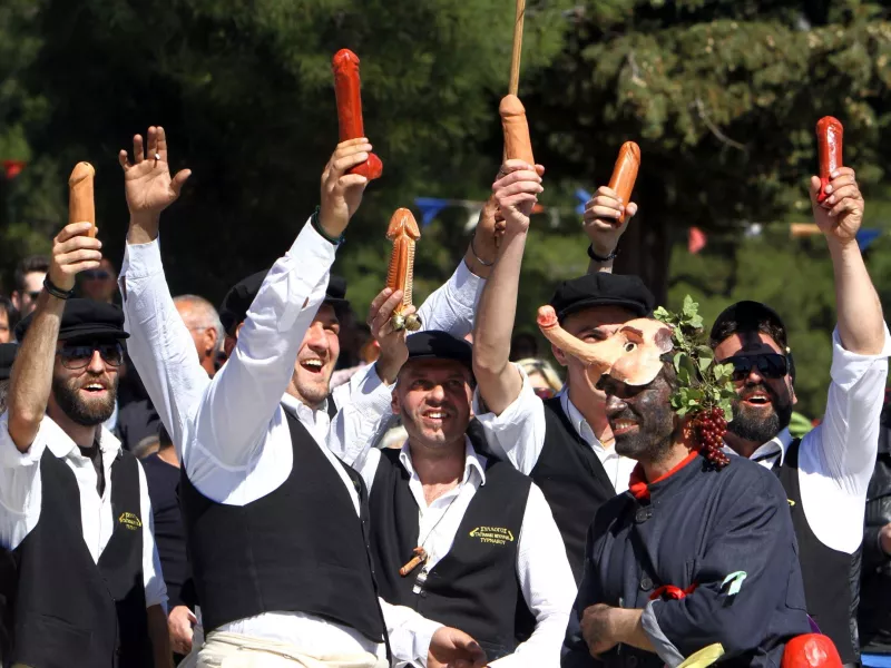 Μπουρανί Τυρνάβου: Το διονυσιακό έθιμο της Καθαράς Δευτέρας