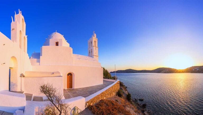 Οι πιο όμορφες εκκλησίες της Ίου που αξίζει να δεις