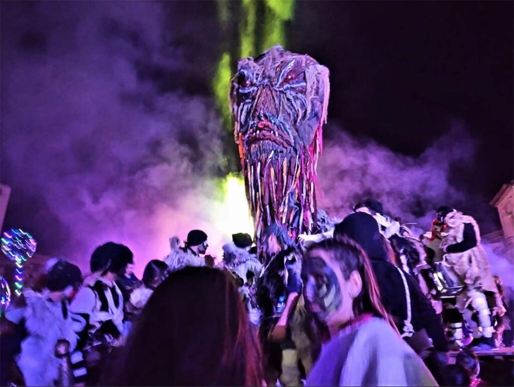 Το Στοιχειό της Χάρμαινας – Το αποκριάτικο λαϊκό δρώμενο της Άμφισσας