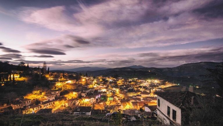 Πού να πάτε Πάσχα με παιδιά στην Ελλάδα: 5 ιδανικοί οικογενειακοί προορισμοί